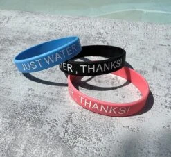 Merkloos 2 Liter Waterfles Groen Transparant - Gratis Armband - Grote Waterfles - Motivatie Fles - Bidon - Twee Liter Waterfles - Sportfles - Waterkan - Gallon - 2 Liter Bottle - Drinkfles - Schenkfles - Groen Transparant - Zwart Armbandje -Waterfilterkan Winkel 1200x1099 4