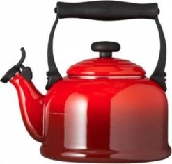 Le Creuset Tradition Fluitketel - 2.1 L - Kersenrood 9 Le Creuset Tradition Fluitketel - 2.1 L - Kersenrood -Waterfilterkan Winkel 1200x1145 4