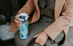 Kambukka Etna Thermosbeker 500 Ml - Makkelijk Reinigen - Lekvrije Koffiebeker - Eucalyptus Leaves 20 Kambukka Etna Thermosbeker 500 Ml - Makkelijk Reinigen - Lekvrije Koffiebeker - Eucalyptus Leaves -Waterfilterkan Winkel 1200x752 1