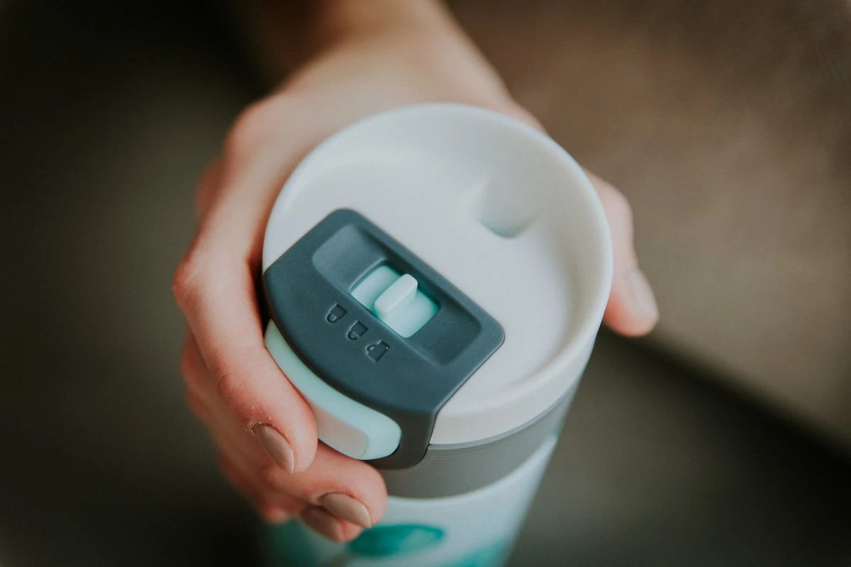 Kambukka Etna Thermosbeker 500 Ml - Makkelijk Reinigen - Lekvrije Koffiebeker - Eucalyptus Leaves 4 Kambukka Etna Thermosbeker 500 Ml - Makkelijk Reinigen - Lekvrije Koffiebeker - Eucalyptus Leaves - Afbeelding 2