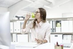 BRITA - Waterfilterfles VITAL - 0,6L - Roze - Inclusief 1 MicroDisc Waterfilter -Waterfilterkan Winkel 1200x801 25