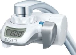 BRITA On Tap Faucet Filtration System - Uitstekend Smakend Gefilterd Water - Inclusief 1 BRITA ON TAP Kraanfilter - 600 Liter Water Gefilterd Per Patroon - Witte Kleur -Waterfilterkan Winkel 1200x871